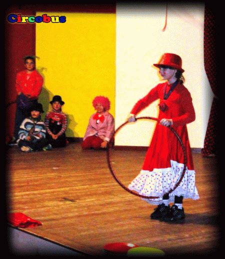 hula-hop-clown